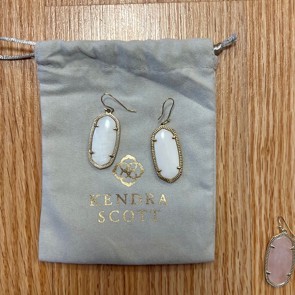 EUC Kendra Scott Earrings